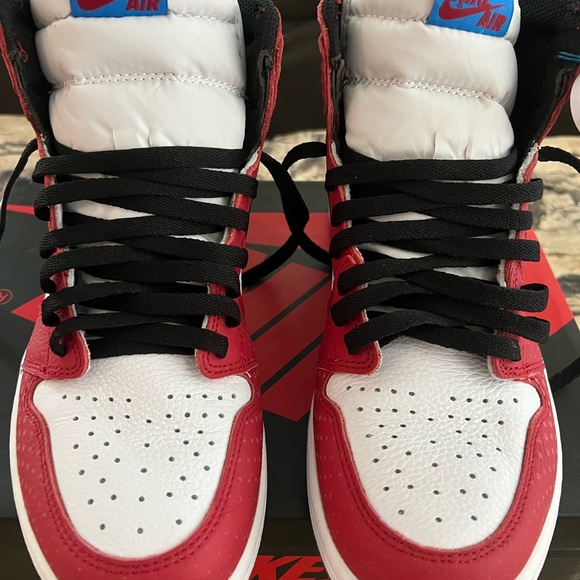 Size 10 - Jordan 1 Retro High OG Origin Story, Spider-Man 2018 Original Spiders - Picture 2 of 7